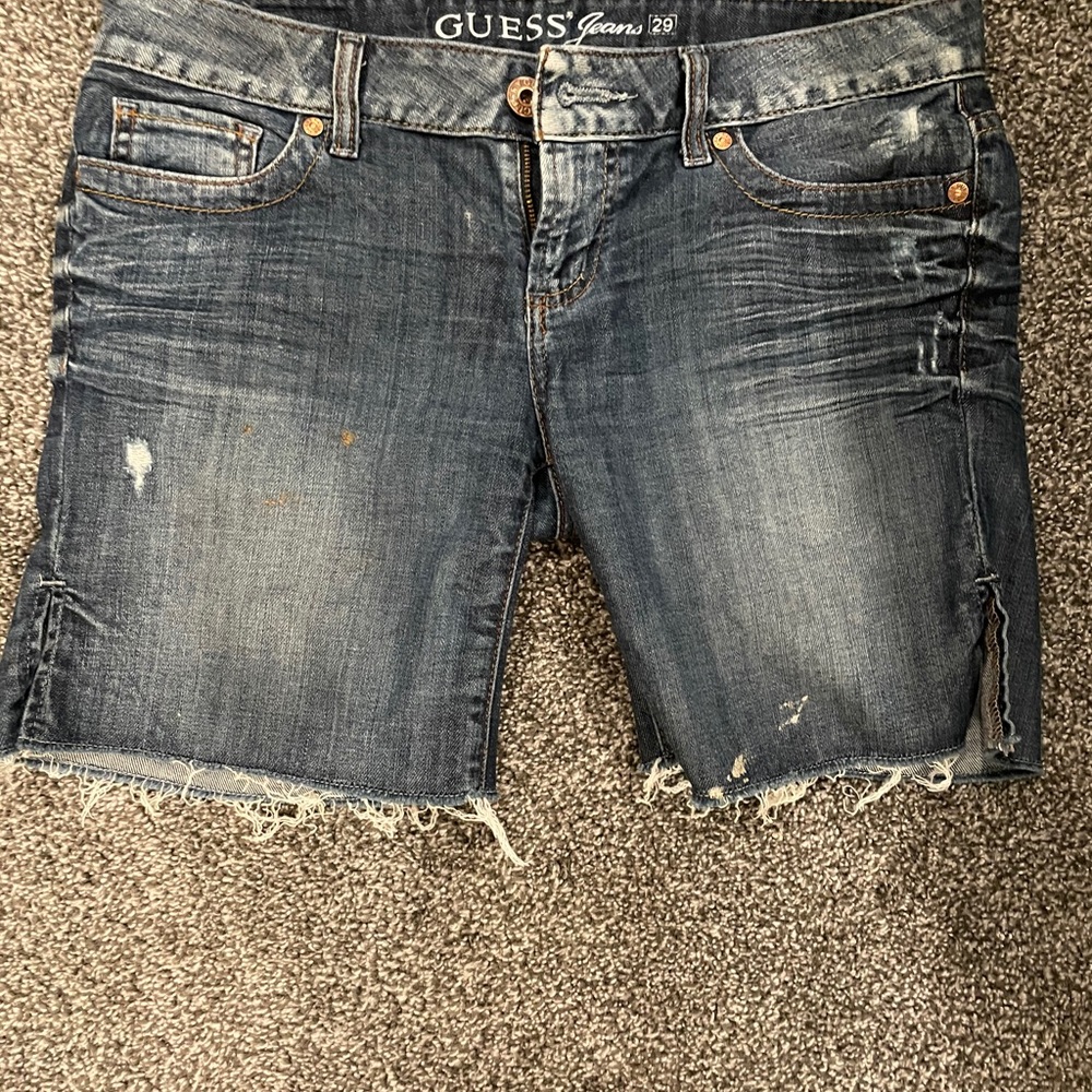Guess distressed shorts 29